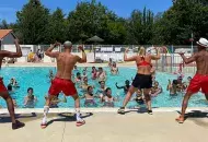 Animation piscine au camping Le Pipiou